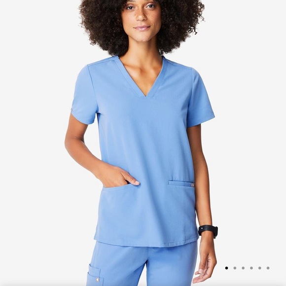 Figs Tops - Figs scrubs Casma 3-pocket top in ceil blue XS